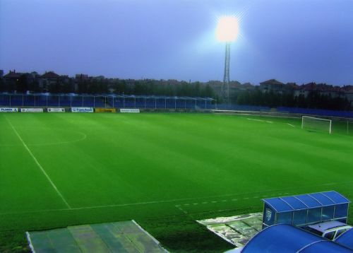 Gradski (Kavarna) 球場的照片