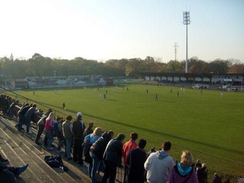 Stadion Kórház utcai 球場的照片