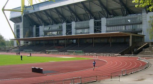 Gambar bagi Stadion Rote Erde